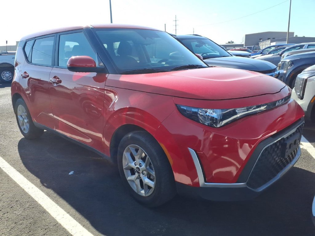 Certified 2024 Kia Soul S FWD image 1