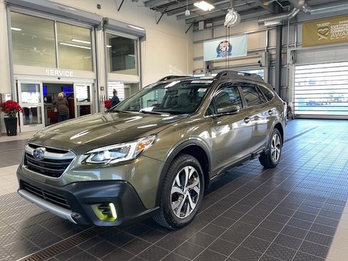 Used 2022 Subaru Outback Limited XT image 3