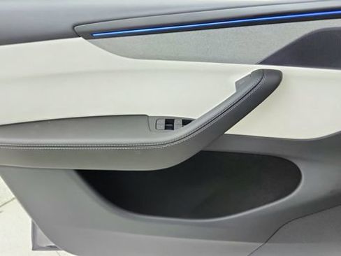 Used 2026 Tesla Model Y Long Range image 34