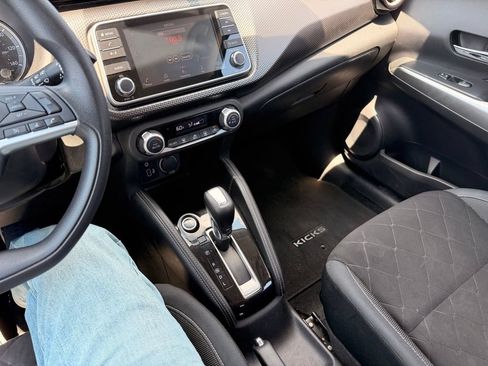 Used 2019 Nissan Kicks SV FWD image 23