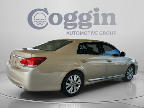 Used 2011 Toyota Avalon FWD image 5