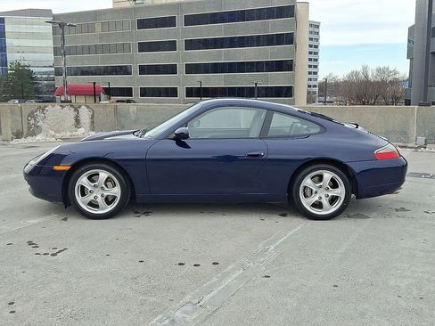 Used 2001 Porsche 911 Carrera image 2