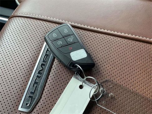 Used 2024 GMC Sierra 3500 Denali Ultimate image 28