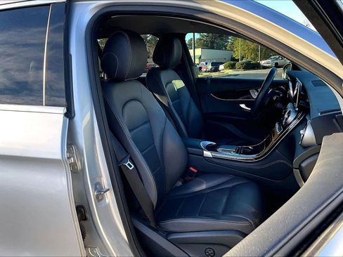 Used 2020 Mercedes-Benz GLC 300 image 8