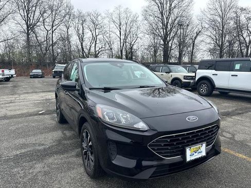 Certified 2022 Ford Escape SE w/ SE Sport Appearance Package AWD/4WD image 1