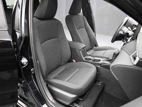 Used 2024 Toyota Corolla LE image 27