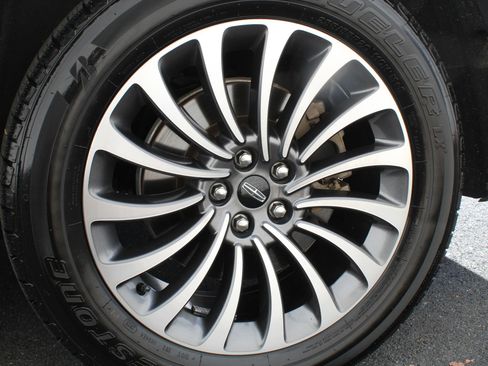 Used 2020 Lincoln Aviator Reserve w/ Equipment Group 201A image 23