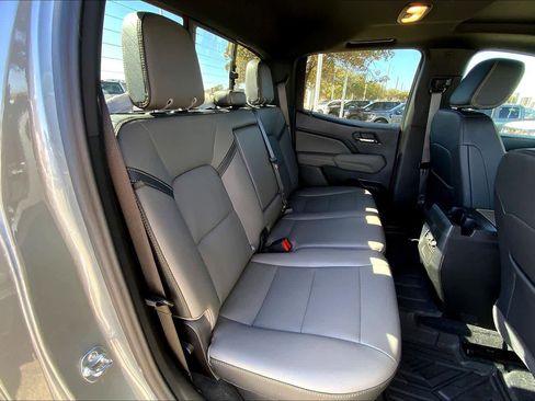 Used 2025 Chevrolet Colorado ZR2 w/ Technology Package image 19