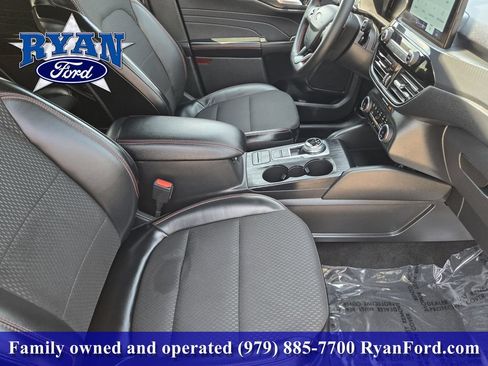 Certified 2025 Ford Escape ST-Line FWD image 10