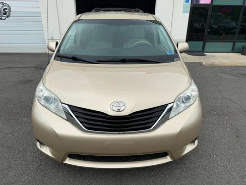 Used 2011 Toyota Sienna LE FWD image 7