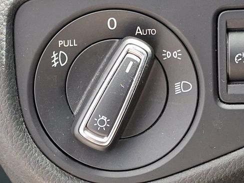 Used 2019 Volkswagen Golf Alltrack S AWD/4WD image 23