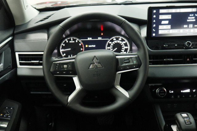 New 2026 Mitsubishi Outlander SE FWD image 20