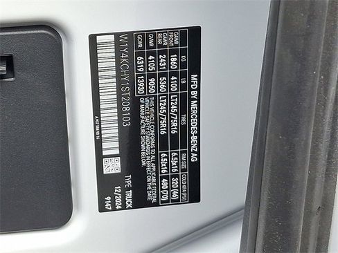 Used 2025 Mercedes-Benz Sprinter 2500 image 25