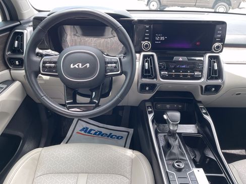 Used 2023 Kia Sorento S w/ Panoramic Sunroof Package AWD/4WD image 16