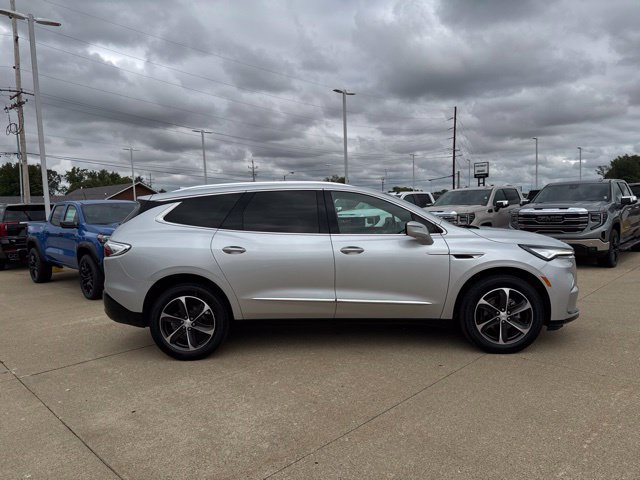 Used 2022 Buick Enclave Essence w/ Sport Touring Edition FWD image 8