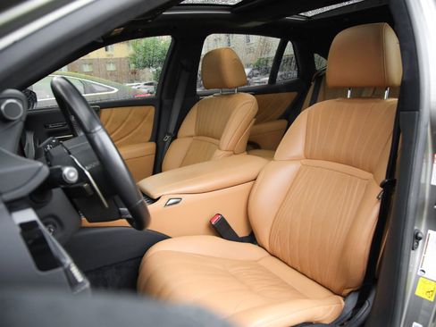 Used 2022 Lexus LS 500 w/ Interior Upgrade Package image 5