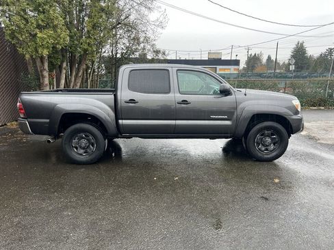 Used 2014 Toyota Tacoma PreRunner w/ SR5 Package image 6