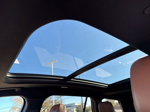 Used 2023 Lincoln Aviator Reserve w/ Equipment Group 201A image 12