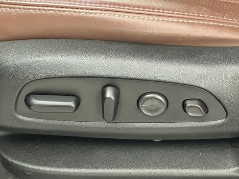 Used 2020 Buick Enclave Avenir w/ Avenir Technology Package image 42