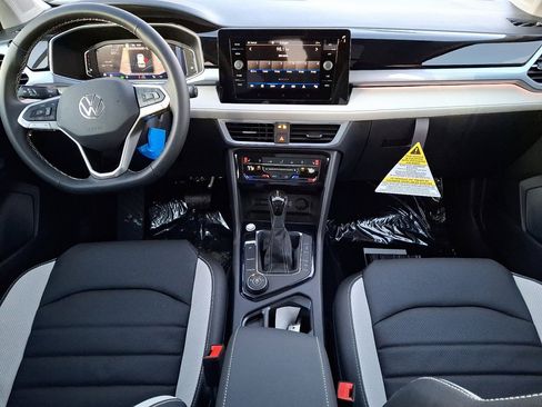 New 2025 Volkswagen Taos SEL AWD/4WD image 10