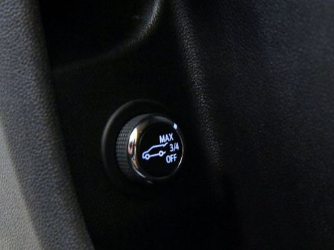 Used 2024 Cadillac XT4 Premium Luxury image 17