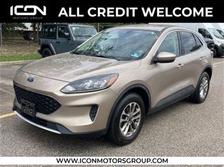 Used 2020 Ford Escape SE image 1