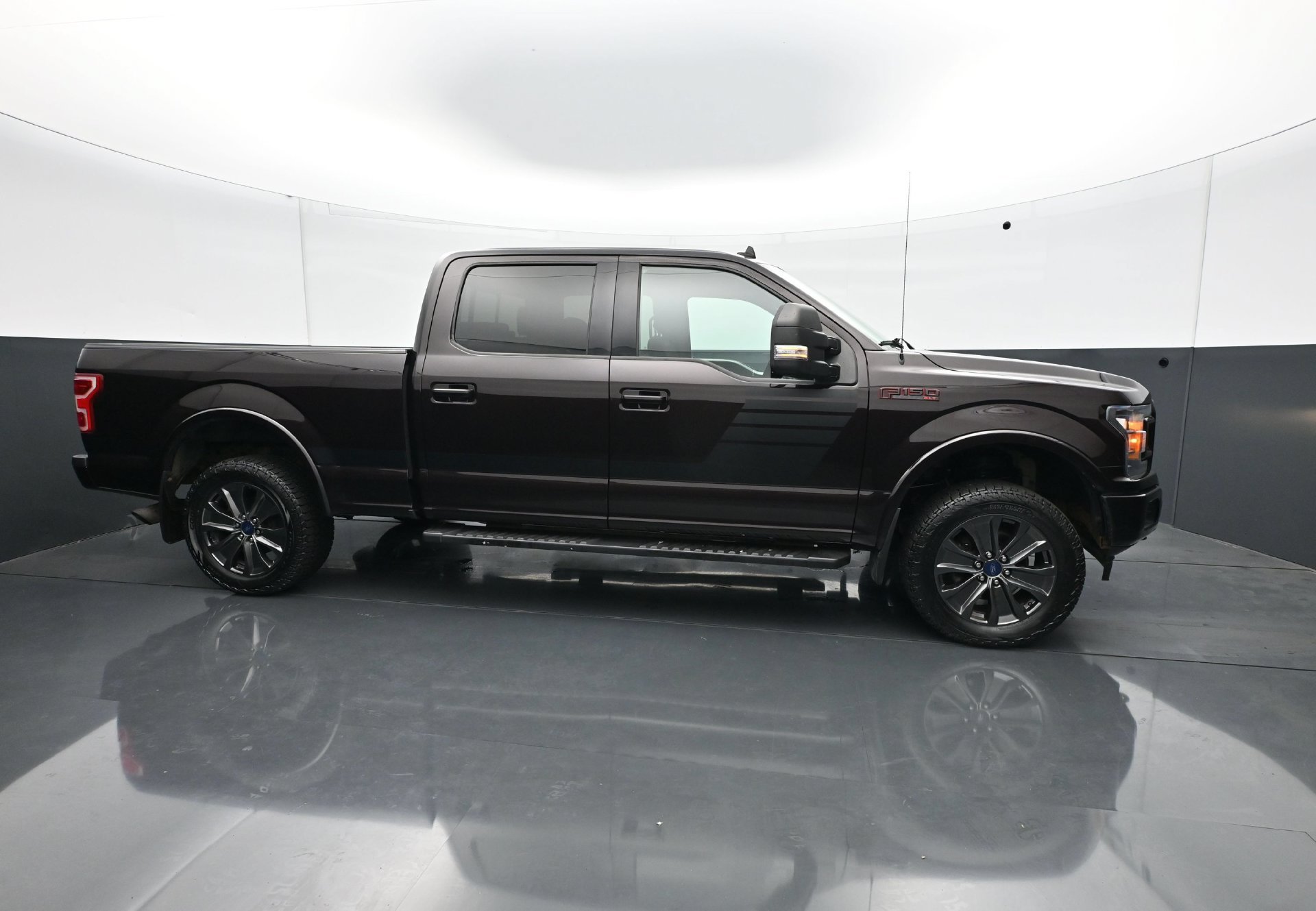 Used 2018 Ford F150 XLT w/ Equipment Group 302A Luxury AWD/4WD image 8