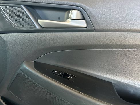 Used 2018 Hyundai Tucson Limited w/ Cargo Package FWD image 18