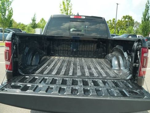 Used 2022 RAM 1500 Laramie AWD/4WD image 18