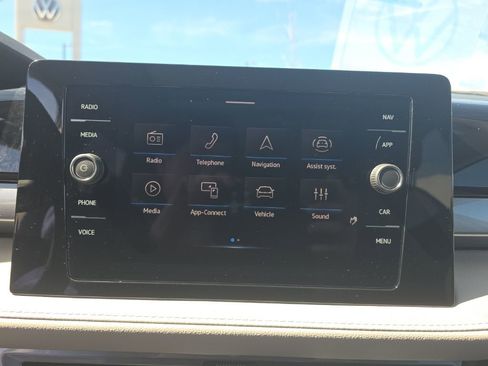 New 2026 Volkswagen Taos SEL AWD/4WD image 17
