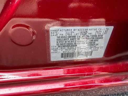 Used 2025 Nissan Versa SV FWD image 31