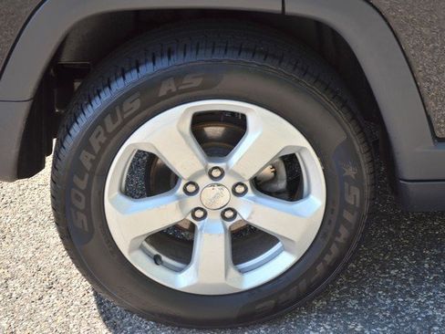 Used 2020 Jeep Compass Latitude w/ Cold Weather Group image 11