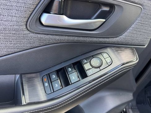 Used 2021 Nissan Rogue SV AWD/4WD image 9