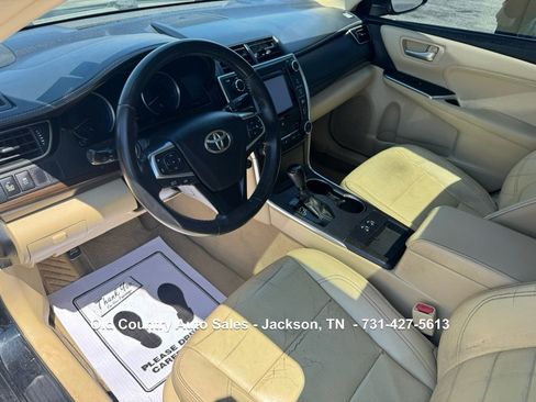 Used 2016 Toyota Camry XLE w/ Moonroof Package image 23