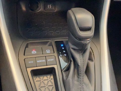 Used 2024 Toyota RAV4 XLE FWD image 15