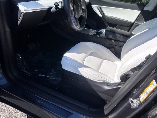 Used 2022 Tesla Model Y Long Range AWD/4WD image 8