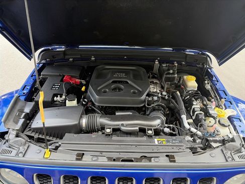 Used 2019 Jeep Wrangler Unlimited Sahara AWD/4WD image 29