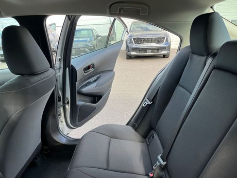 Used 2025 Toyota Corolla LE image 38