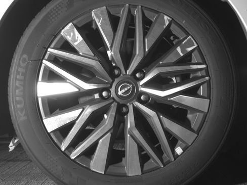 Used 2025 Nissan Altima 2.5 SV FWD image 13
