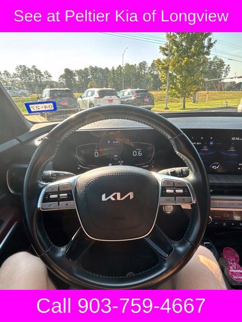 Used 2023 Kia Telluride EX w/ EX Captain's Chair Package FWD image 1