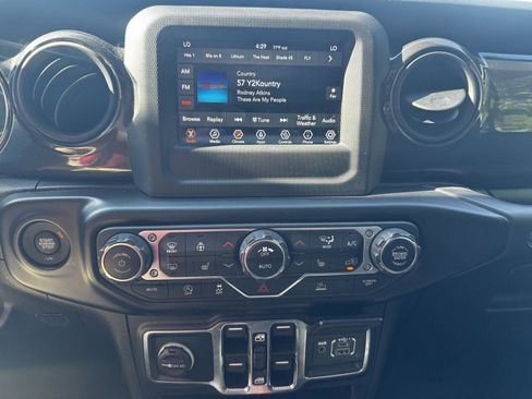 Used 2021 Jeep Wrangler Unlimited Sport AWD/4WD image 26