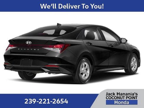 Used 2022 Hyundai Elantra SE FWD image 5