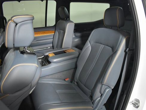 Used 2022 Jeep Grand Wagoneer Series II w/ Convenience Group III image 32