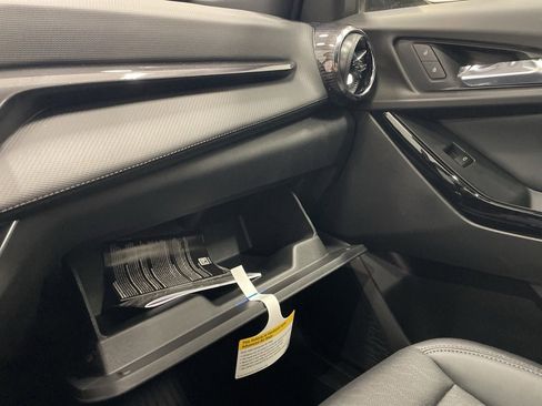 New 2026 Chevrolet Equinox LT w/ Convenience Package II image 19