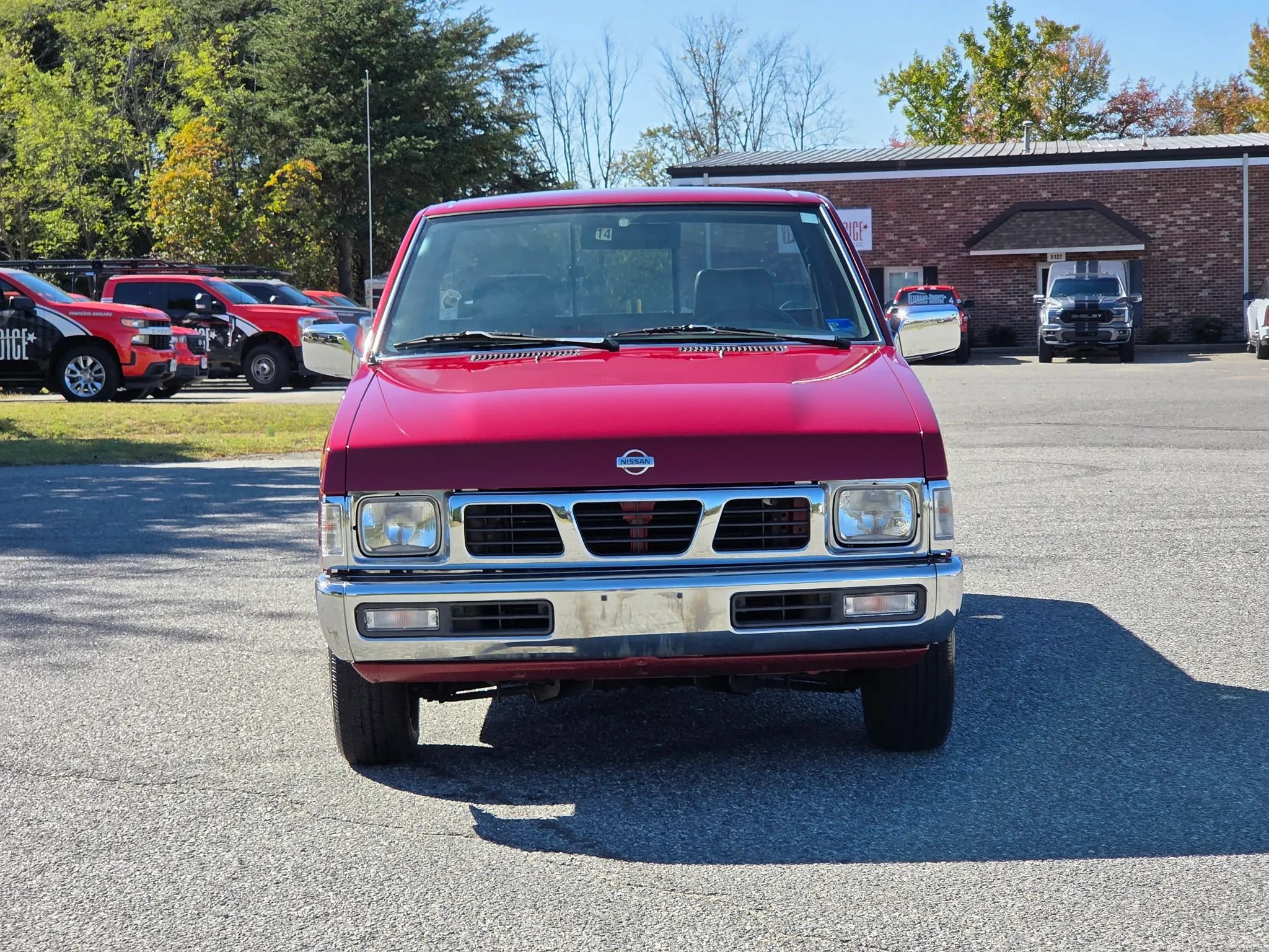 Used 1995 Nissan Pickup 2WD Regular Cab image 3