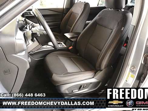 Used 2023 Ford Explorer XLT AWD/4WD image 9