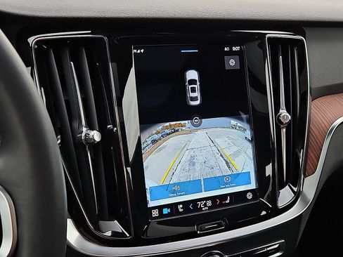 Used 2023 Volvo S60 B5 Plus w/ Climate Package image 19