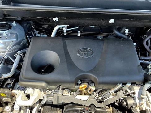 Used 2023 Toyota RAV4 XLE AWD/4WD image 31