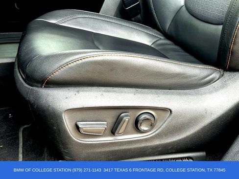 Used 2021 Toyota Sienna XSE FWD image 12