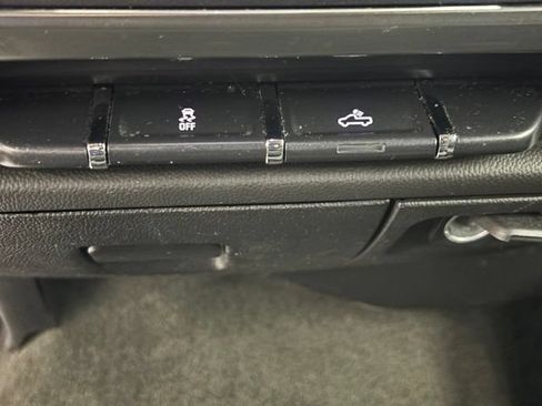 Used 2018 Chevrolet Silverado 1500 LT AWD/4WD image 26